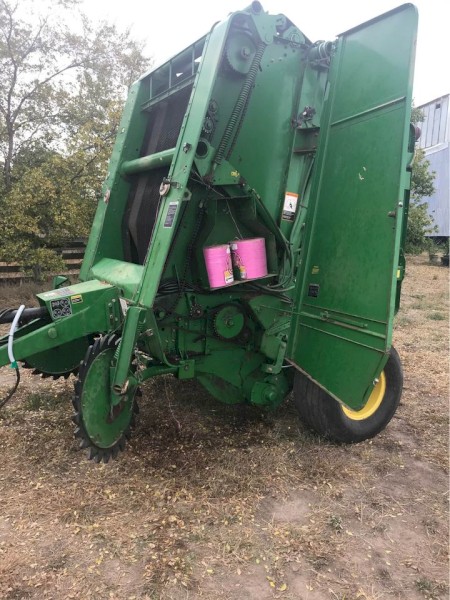 John Deere 435 Round Baler