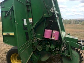 John Deere 435 Round Baler