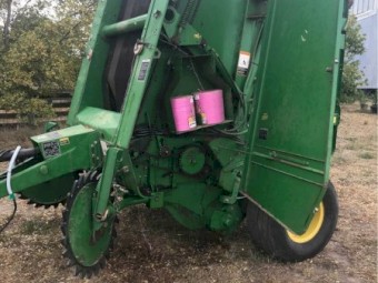 John Deere 435 Round Baler