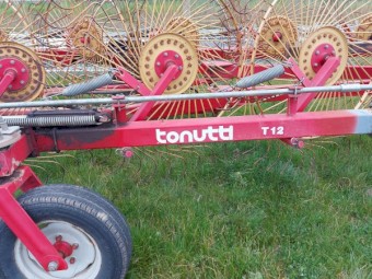 Tonutti V 12 Hay rake