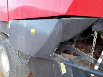MAKE AN OFFER - 2002 CASE LBX 431 BALER