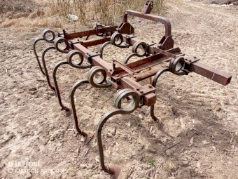 Chisel plough
