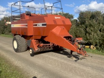 Hesston 4790 Massey Ferguson 187  4x3