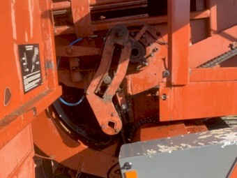 Hesston 4790 Massey Ferguson 187  4x3