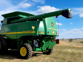 John Deere 9750 STS Header with 936D Front an Trailer