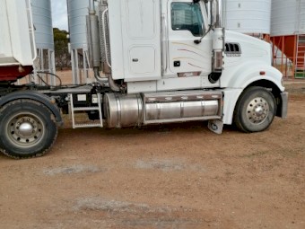 2008 Mack Trident Prime Mover