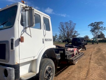 9352i MacDon Windrower