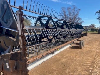 9352i MacDon Windrower