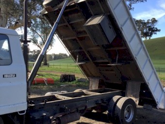1985 Isuzu FSR Tipper 