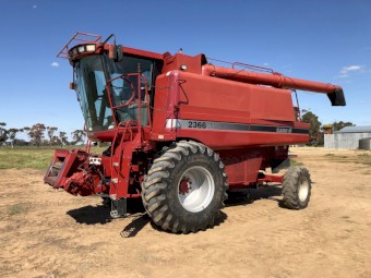 2001 Case IH 2366 Header with 1042 30ft Front & Trailer