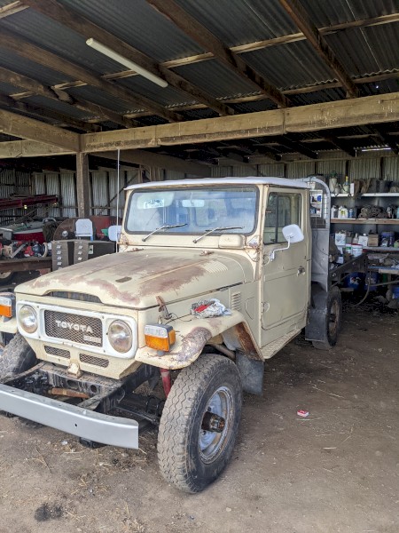WANTED Old Toyota Landcruisers ($250 spotter fee)