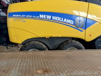 2017 New Holland 1290 Plus Baler