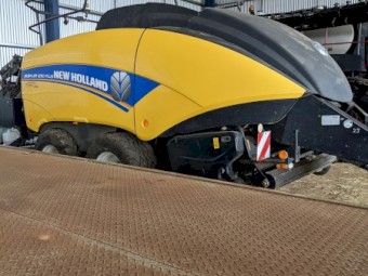 2017 New Holland 1290 Plus Baler