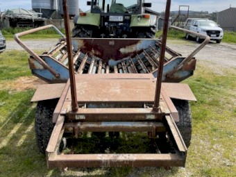 Pearces Haybale Feeder