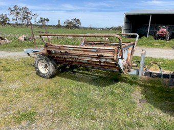 Pearces Haybale Feeder