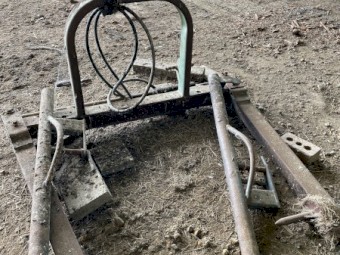 Hay / Silage Feeder - Hustler