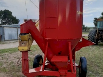 New Holland Grinder Mixer