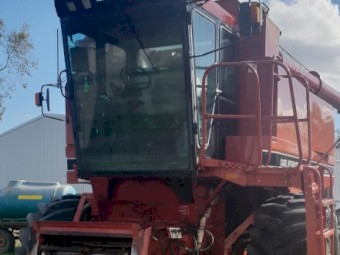 1993 Case IH 1688 Header with 30ft Front