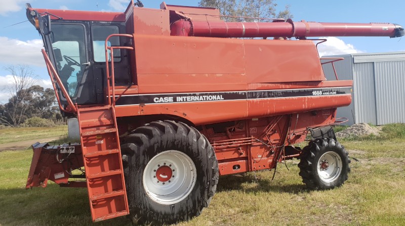 1993 Case IH 1688 Header with 30ft Front