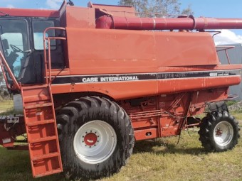 1993 Case IH 1688 Header with 30ft Front
