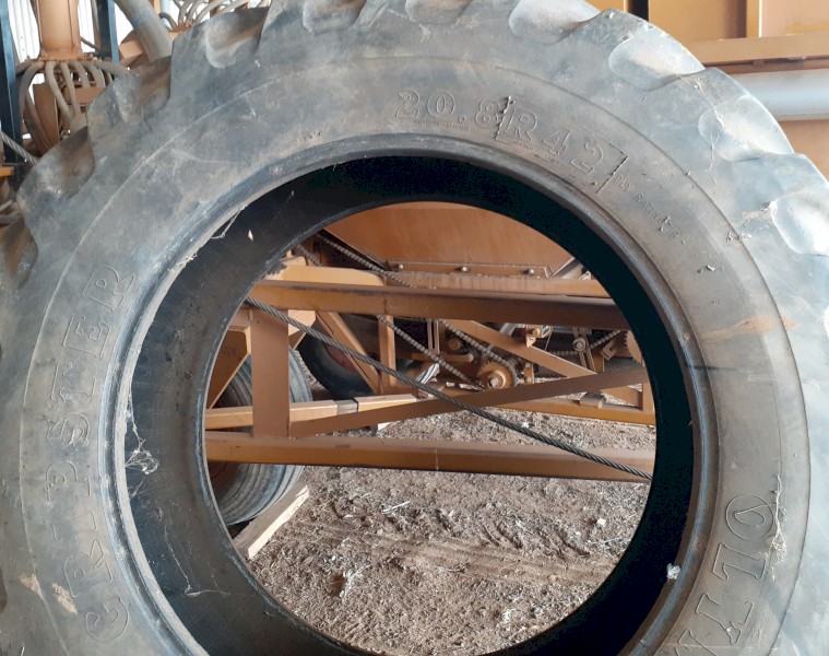 Tyres  20.8R 42