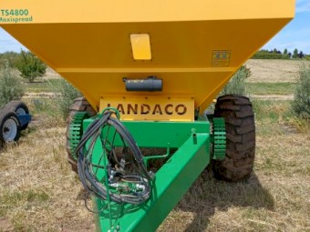 Landaco TS4800 Maxispread Spreader (Cletted belt with drip attachment)