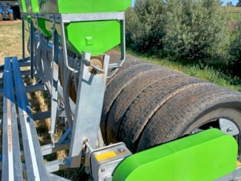 Farm Pro Band Seeder with Small Seed Boxes & Rubber Tyre Roller