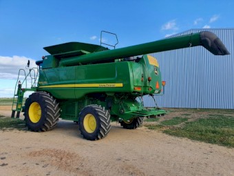 2010 John Deere 9670 Header