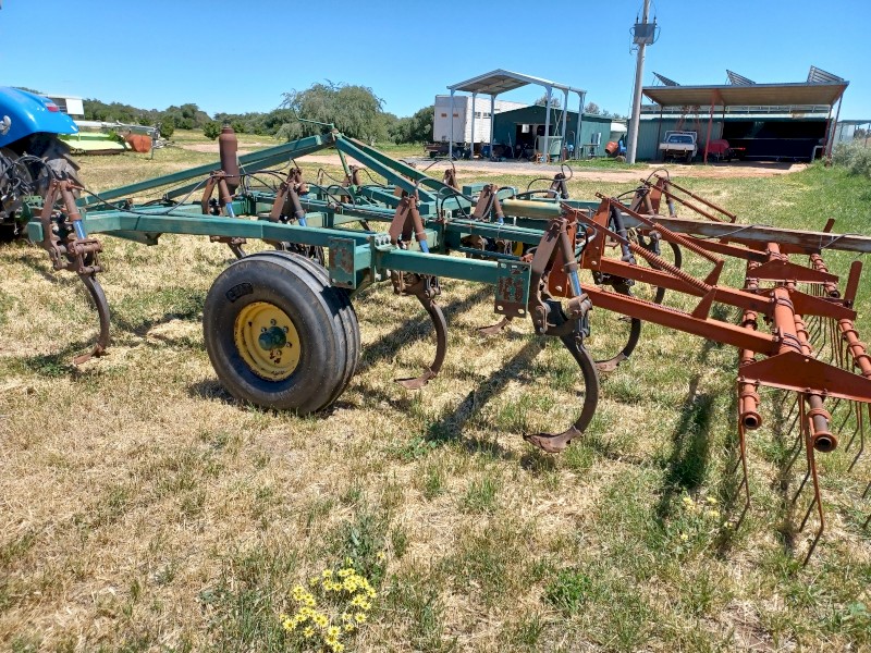 Chisel Plough Horwood Bagshaw hydraulic tynes Murray finger harrows