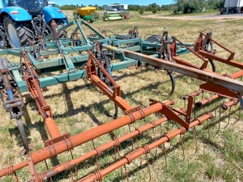 Chisel Plough Horwood Bagshaw hydraulic tynes Murray finger harrows