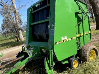 John Deere 535 hay baler