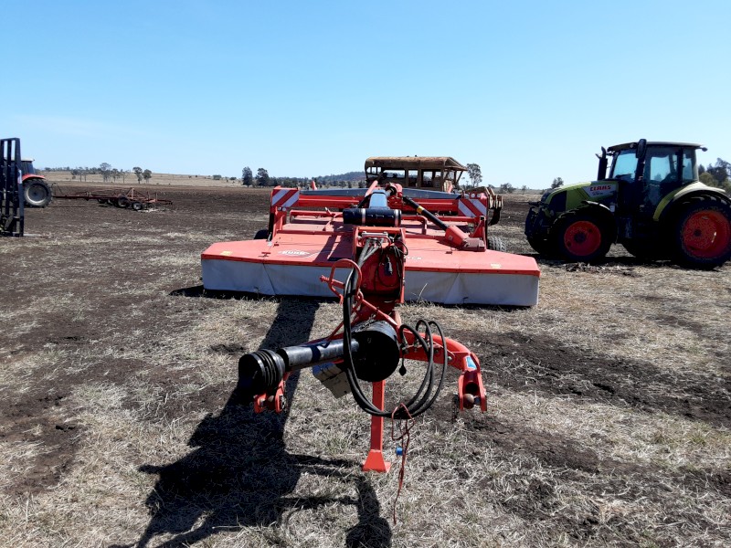 Under Auction - (A169) 2019 4460TCS Kuhn Mower Conditioner 