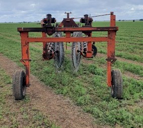 Schinckel  16 wheel v hayrake 