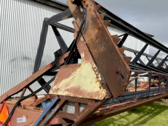 Case IH 721 21’ Windrower (For Parts Only)