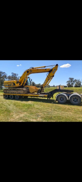 1977 Freighter Tri-Axle Float