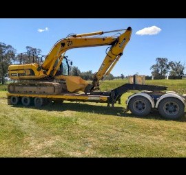 1977 Freighter Tri-Axle Float
