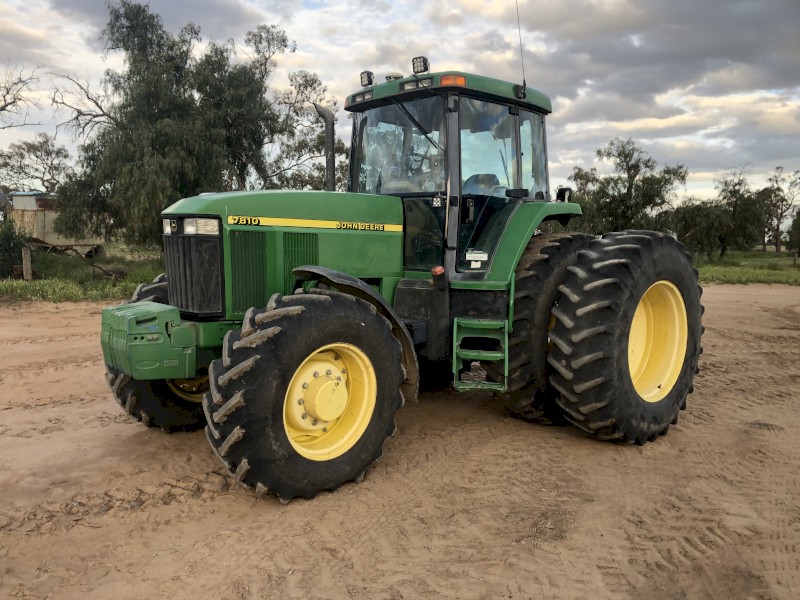 1999 John Deere 7810 Tractor