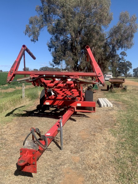 Big square 5 bale stacker