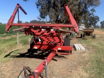 Big square 5 bale stacker
