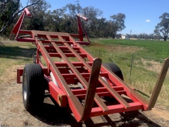 Big square 5 bale stacker