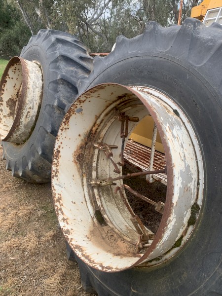 Clip on dual wheels for 20.838