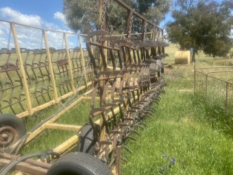  15  Leaf Hydraulic Harrows Coolaman 40 FT 