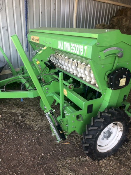 Lina Twin 2500/19 T Disc Seeder