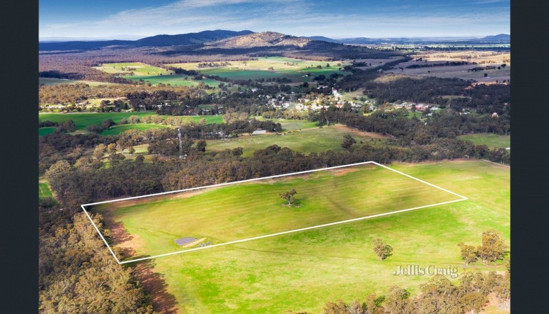 20 acres of pasture land + dam for Lease - $100 per week