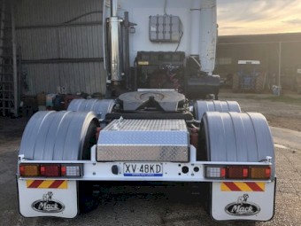 2004 Mack Quantum Prime Mover