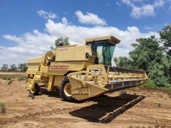 New Holland 8060 Clayson Header