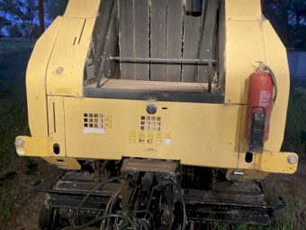 New Holland BR7070 Round Baler 