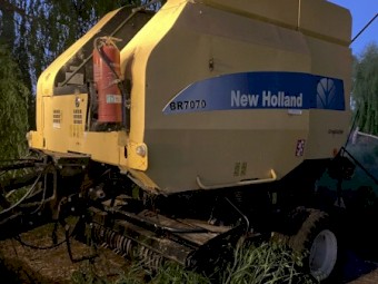 New Holland BR7070 Round Baler 
