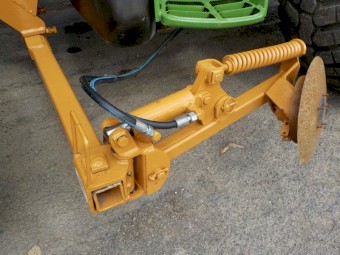 Gyral Implements Ezi-Edger Hydraulic Double Arm Grass Edging Attachment