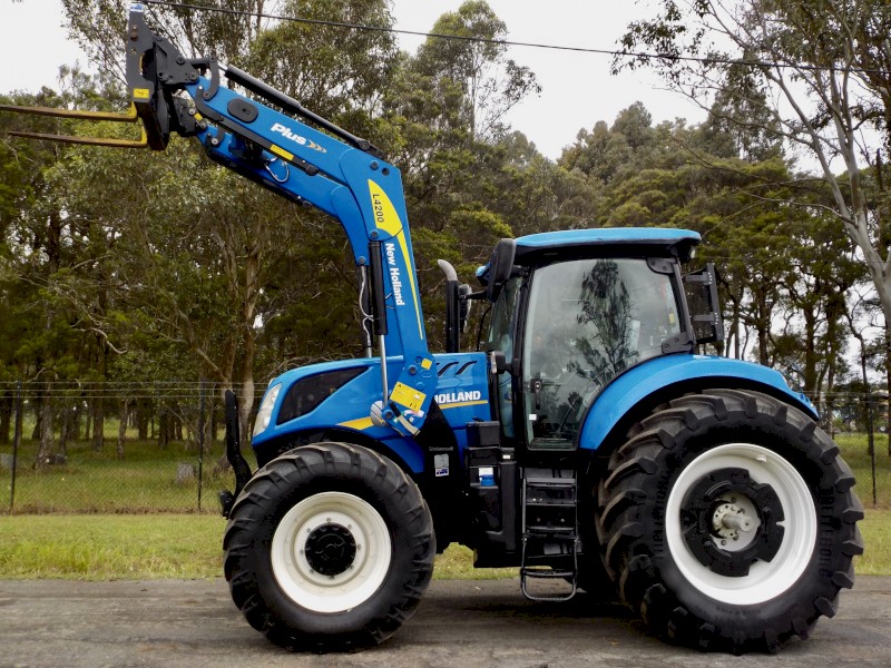 2017 New Holland T7.260 4x4 Power Command 260 hp Tractor